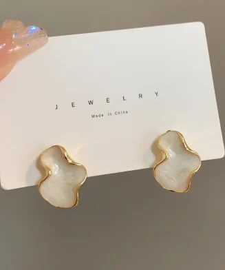 ALI EXPRESS - Boucles d’oreilles géométriques dorées – Élégance moderne et tendance féminine