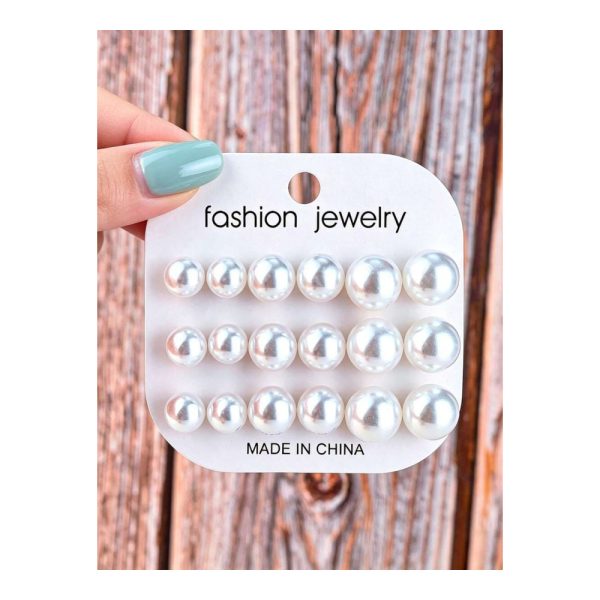 SHEIN – Set de boucles d’oreilles puces à grosse perle blanche SHEIN – Set de boucles d’oreilles puces à grosse perle blanche