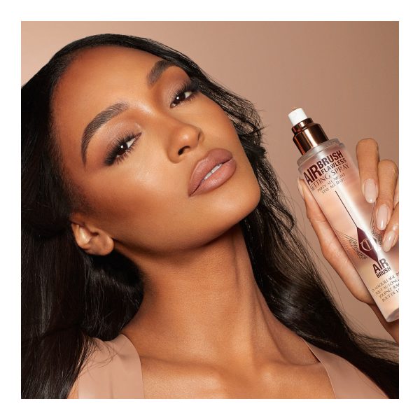 CHARLOTTE TILBURY – Airbrush Flawless Finish Setting Spray – Spray fixateur de maquillage – 100 ml 4 CHARLOTTE TILBURY – Airbrush Flawless Finish Setting Spray – Spray fixateur de maquillage – 100 ml 4