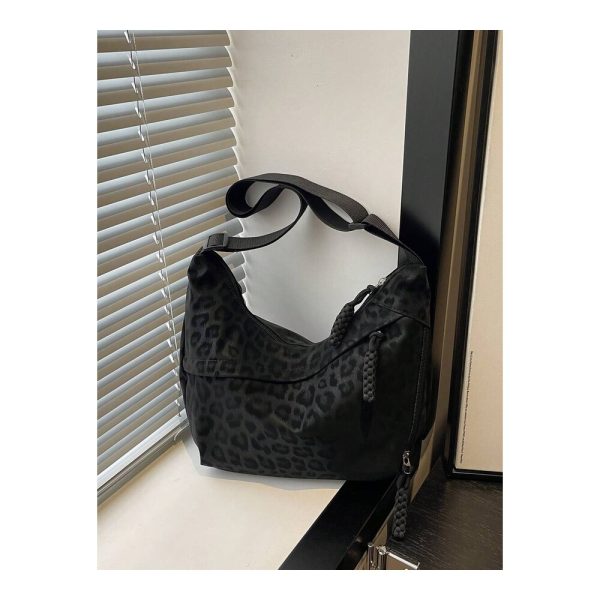 SHEIN - Sac hobo sous le bras imprimé léopard – noir 1