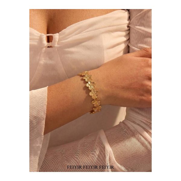 SHEIN - Bracelet manchette fleur plumeria – acier inoxydable plaqué or 18K 2 SHEIN - Bracelet manchette fleur plumeria – acier inoxydable plaqué or 18K 2